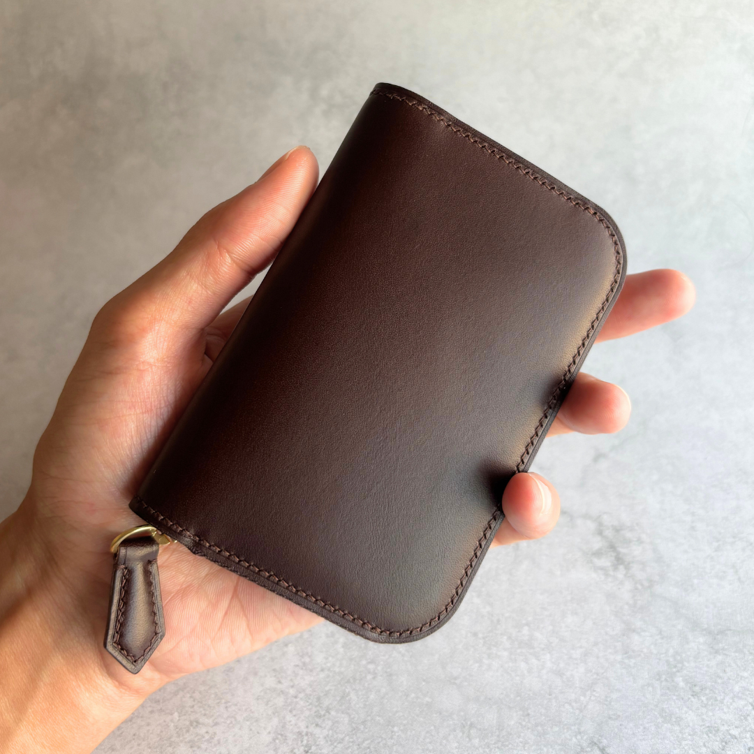 ブルガロ　ラウンドファスナーコインケース