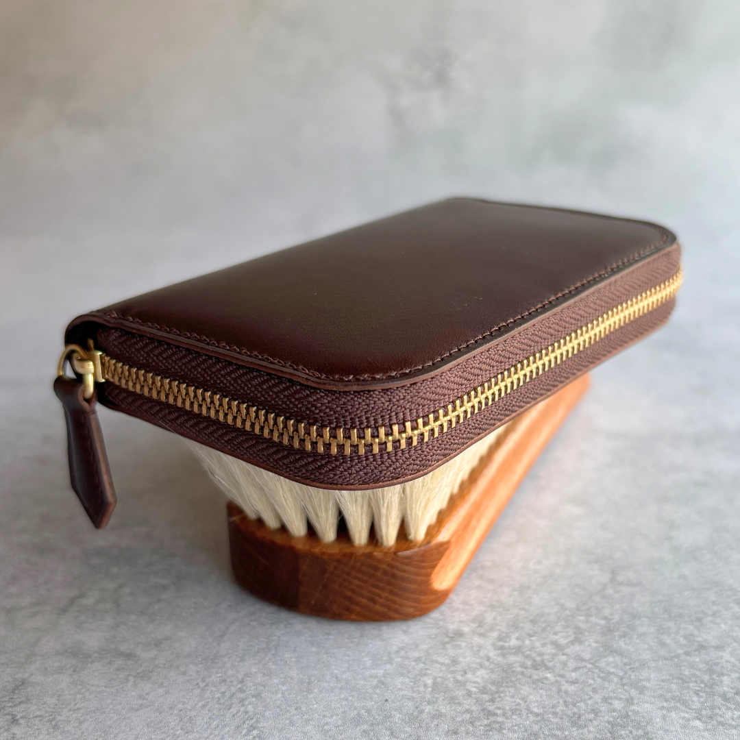 ブルガロ　ラウンドファスナーコインケース