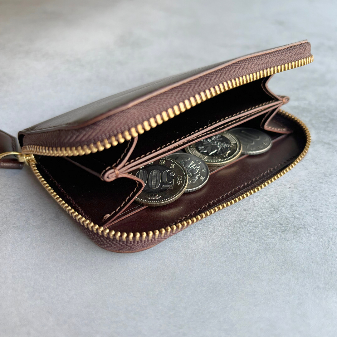 ブルガロ　ラウンドファスナーコインケース