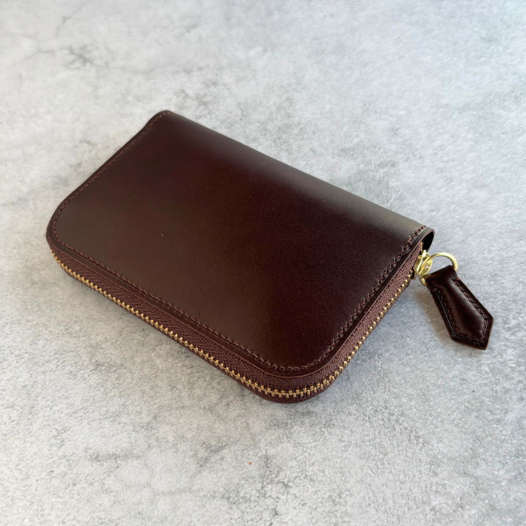 ブルガロ　ラウンドファスナーコインケース