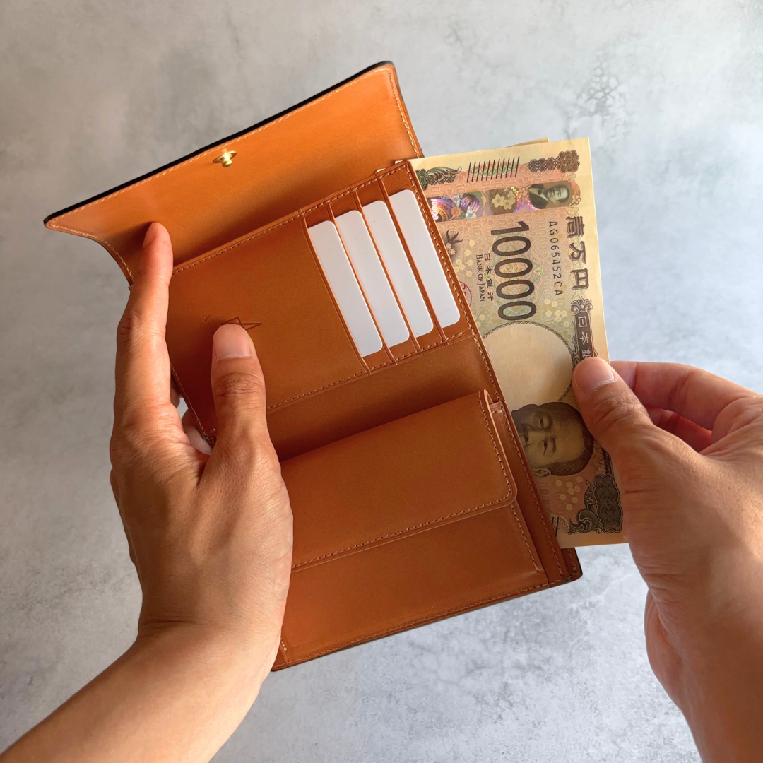 コードバン　三つ折り財布